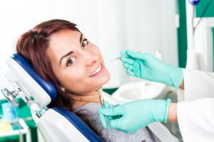 who offers massapequa cosmetic dentist?